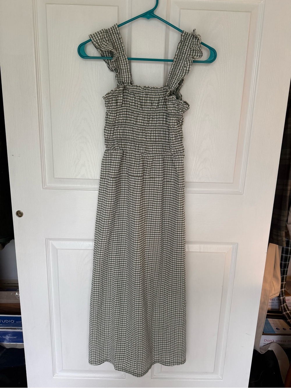 Great condition Old Navy Green and White Gingham Smocked Dress